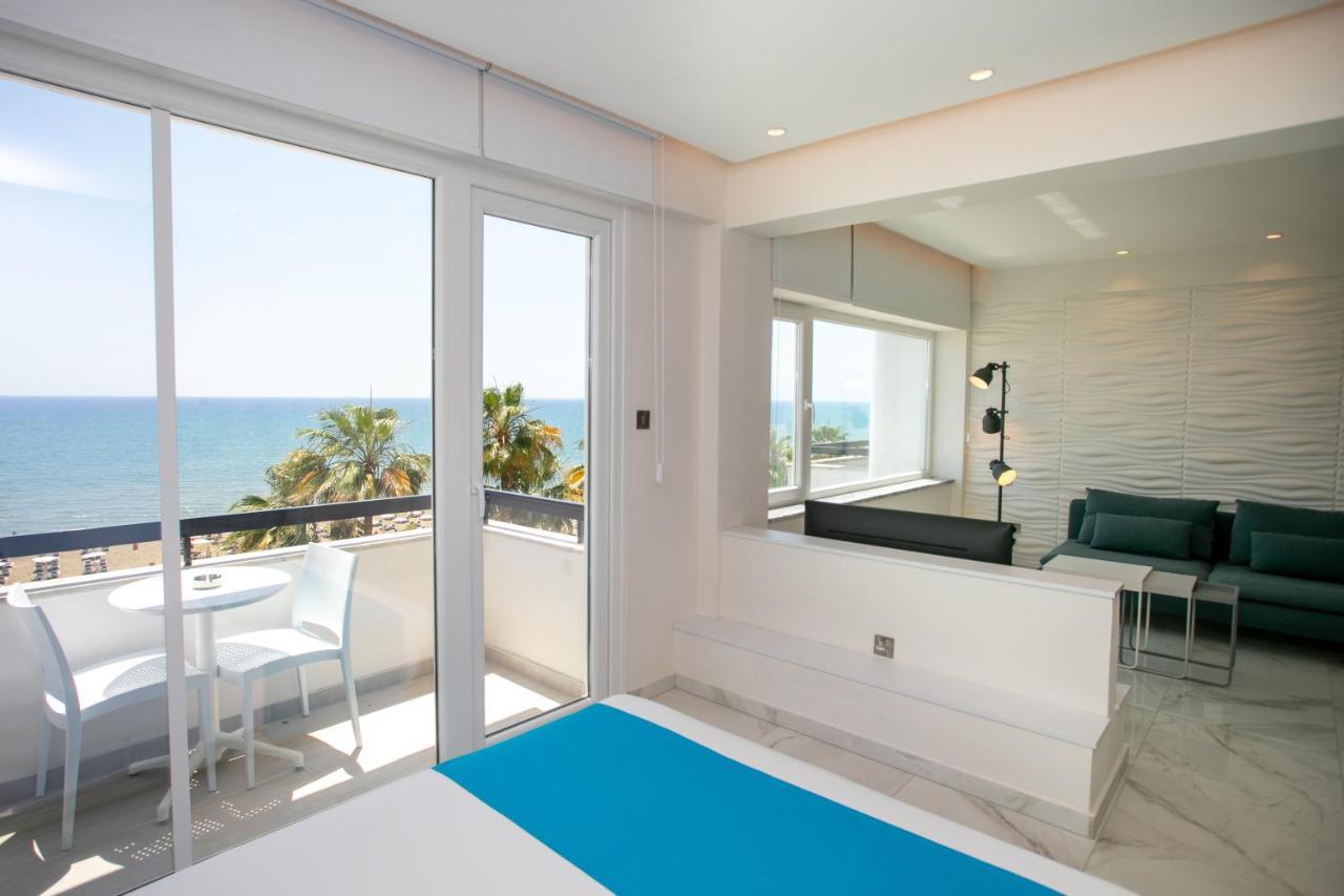 Les Palmiers Sunorama Beach Apartments Larnaca Exteriör bild