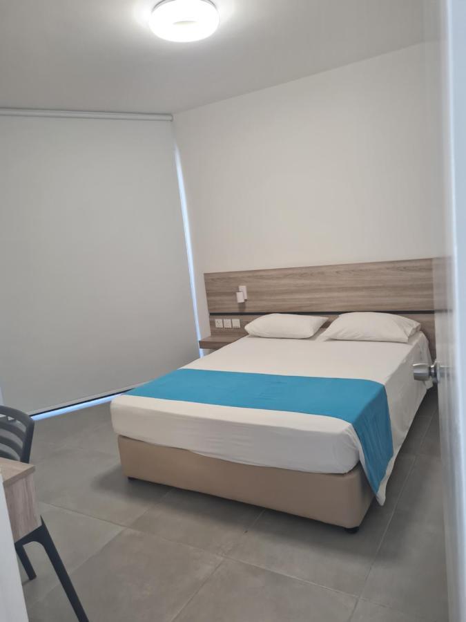 Les Palmiers Sunorama Beach Apartments Larnaca Exteriör bild