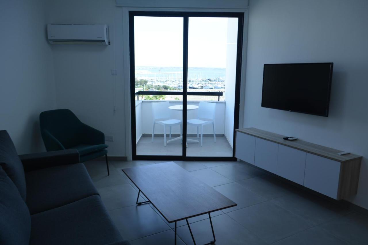 Les Palmiers Sunorama Beach Apartments Larnaca Exteriör bild